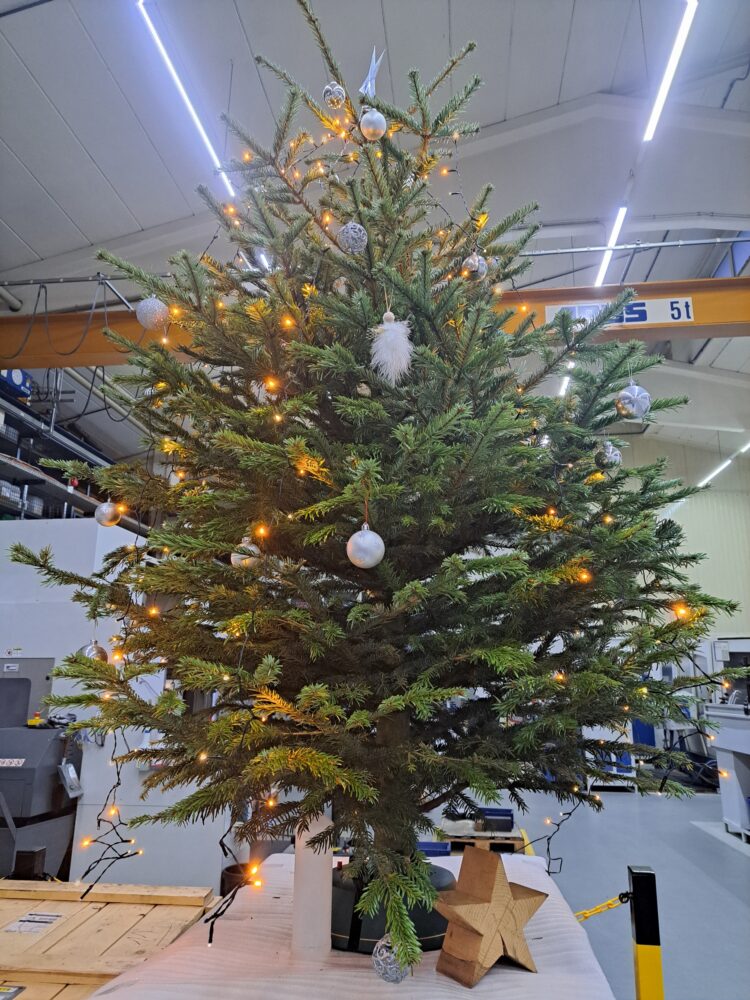 Mehr über den Artikel erfahren So schön kann die Vorweihnachtszeit im Maschinenbau sein.✨